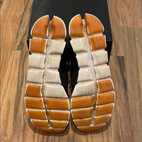 !SOLD! On Cloud Cloud Terry Black|White 7.5 - Picture 5 of 5